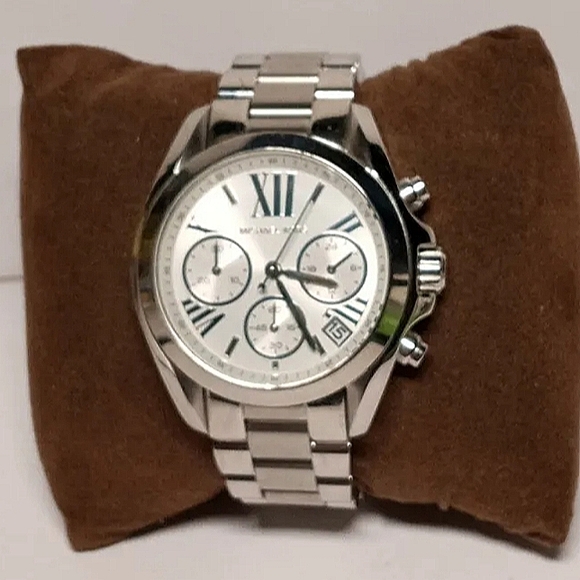 Michael Kors women's Silver Tone Chronograph w Date Oversized Quartz Watch. - Picture 2 of 8